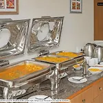 Treebo Luxe Suite, Shivaji Nagar